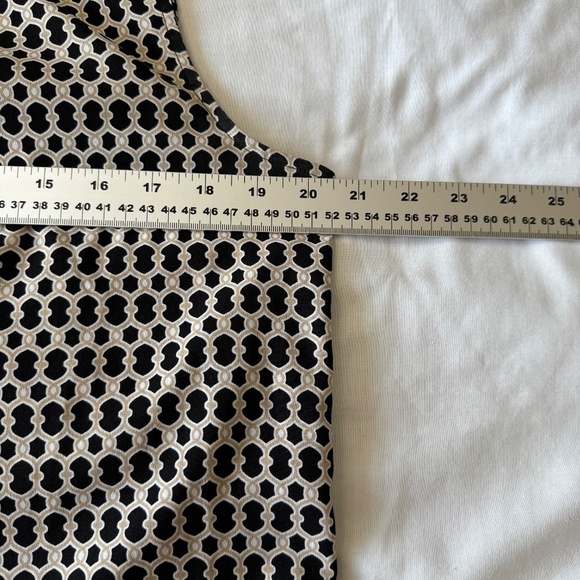 Croft & Barrow Women's Sleeveless 1/2 Button Blouse Tank Top Beige/Tan/Black M - Picture 8 of 11